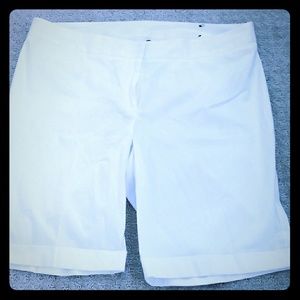Lane Bryant White Bermuda Shorts size 22